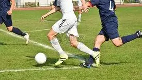 利物浦30轮战曼联4-0完胜，三叉戟齐头并进破门得分